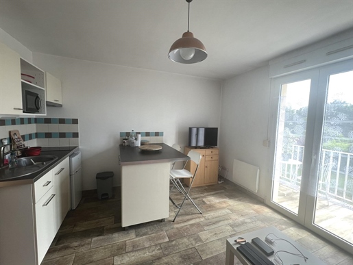 Beautiful sunny apartment close to shopping center and Axes Rout