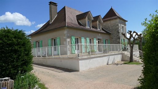 Quercy huis gebouwd in 1980 type 6 met 2500m² tuin, Gramat gebied