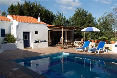 Cabana de tara atractiva la Paderne cu piscina privata