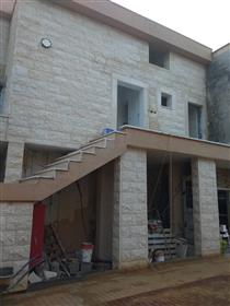 Nové a krásne 5 izieb apartmány, v Haife
