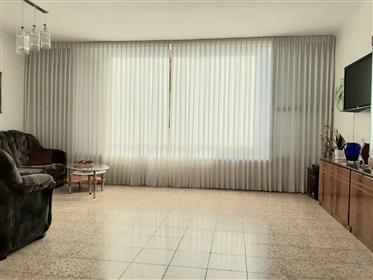 Spacious, bright and quiet apartment, renovated, in Rishon LeTsiyon