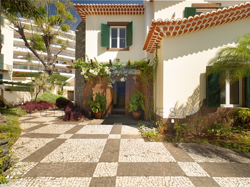 Villa 4 Bedrooms | Luxury | Funchal