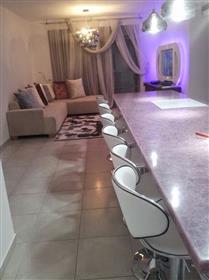Apartamento negociador, amplio, luminoso y tranquilo, 167Sqm, en Ashdod 