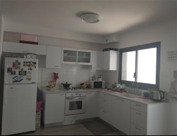 New apartment stunning and upgraded. In Or Akiva. 