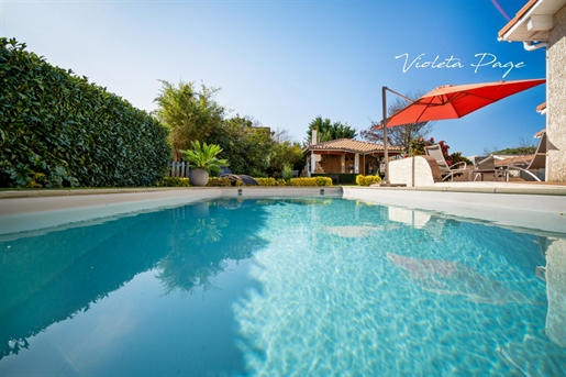 Elegance and harmony: House of 150m2 with garden and swimming pool in the city center