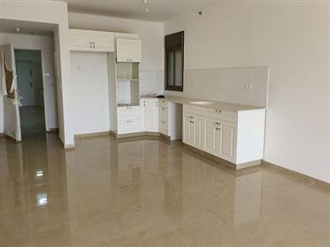 Nieuw appartement, 130 m², ruim, helder en rustig, in Netanya