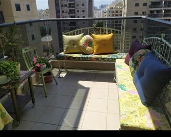 Priestranný a tichý 5-izbový apartmán, 127Sqm, v Netanyi