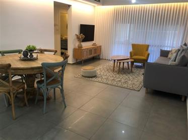 Novo apartamento de 2,5 anos, 113Sqm, em Ashkelon 