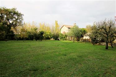 Gerenoveerde boerderij, bijgebouw, cottage om af te maken en een zwembad