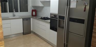 New renovated apartment, 100 Sqm, in Haifa 