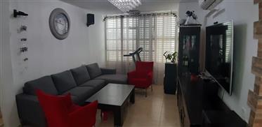 Novi renovirani stan, 100 M2, u Haifi 