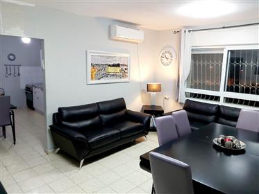 Amplio, luminoso y tranquilo apartamento, de 100 metros cuadrados, en Beit Shemesh
