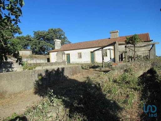 Fifth with 2 Rooms in Portalegre with 362,00 m²
