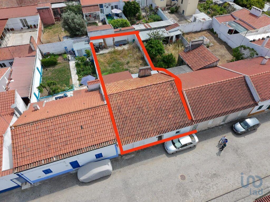 Traditional house with 3 Rooms in Benavila e Valongo with 95,00 m²
