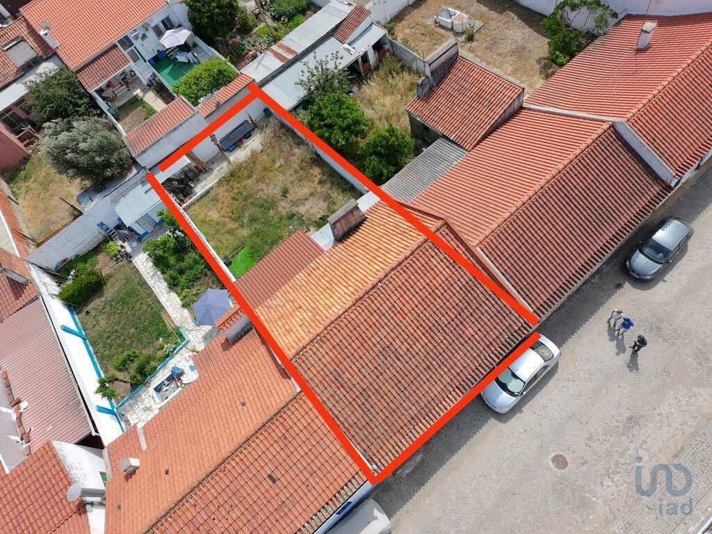 Traditional house with 3 Rooms in Benavila e Valongo with 95,00 m²